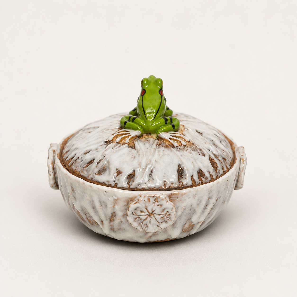 Frog Grove Teapot